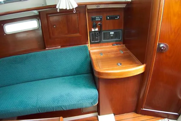 Slide: The Image of Beneteau 311 2000 - 5