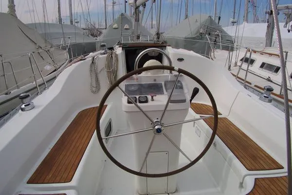 Slide: The Image of Beneteau 311 2000 - 9