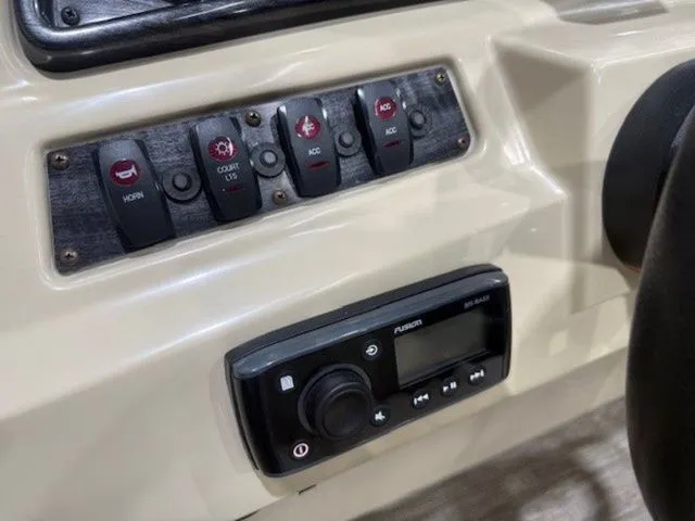 Slide: The Image of Godfrey SW 2086 CX 2021 - 11