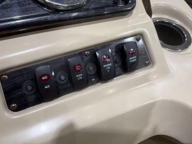 Slide: The Image of Godfrey SW 2086 CX 2021 - 12