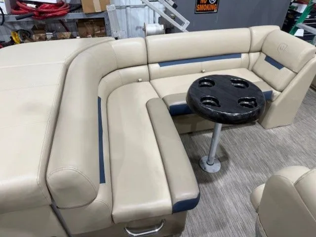 Slide: The Image of Godfrey SW 2086 CX 2021 - 3