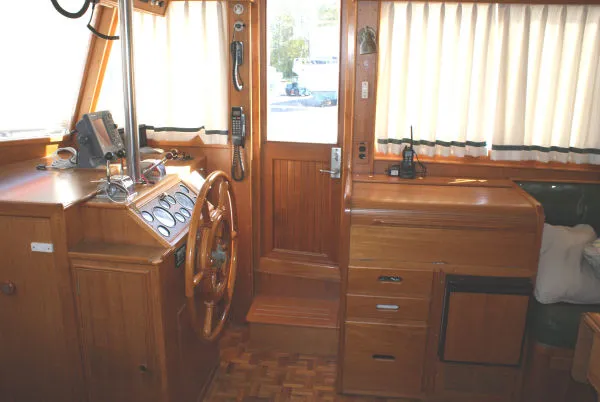 Slide: The Image of Grand Banks Heritage 46 Classic 1993 - 4