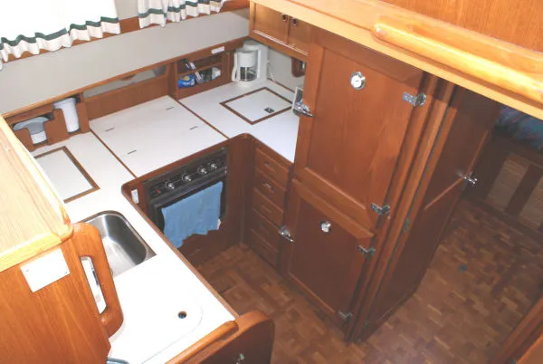 Slide: The Image of Grand Banks Heritage 46 Classic 1993 - 5