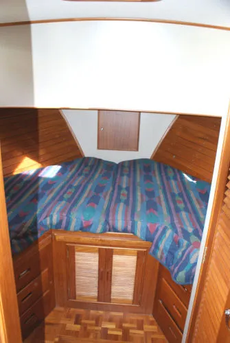 Slide: The Image of Grand Banks Heritage 46 Classic 1993 - 6