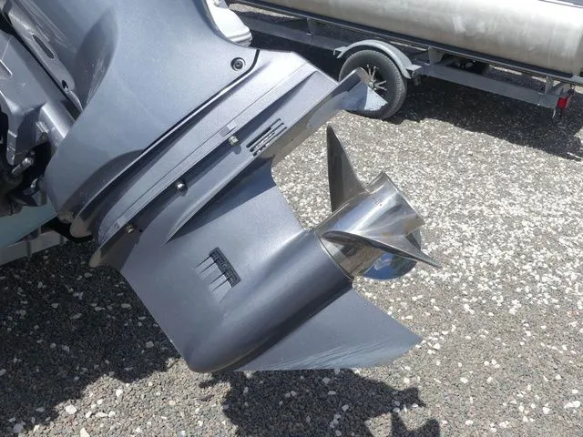 Slide: The Image of Sea Hunt Ultra 229 2022 - 11