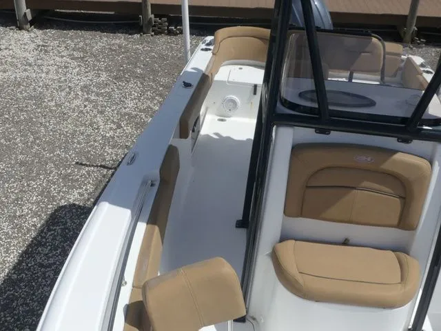 Slide: The Image of Sea Hunt Ultra 229 2022 - 14