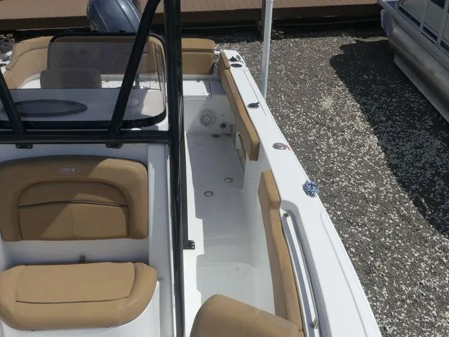 Slide: The Image of Sea Hunt Ultra 229 2022 - 15