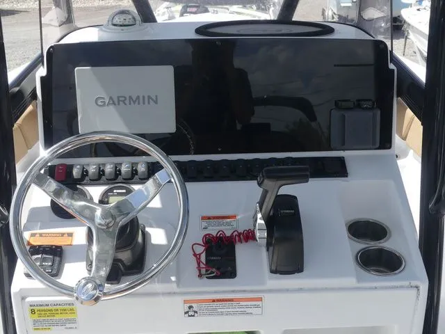 Slide: The Image of Sea Hunt Ultra 229 2022 - 18