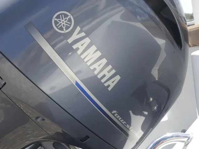 Slide: The Image of Sea Hunt Ultra 229 2022 - 9