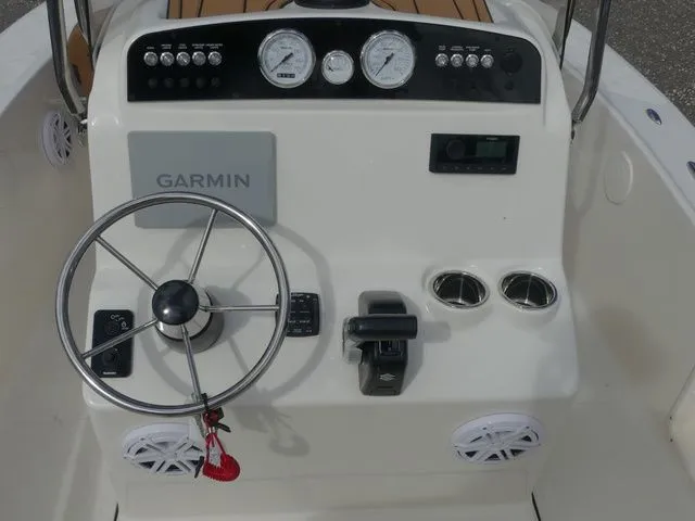 Slide: The Image of Pioneer 180 Islander 2026 - 15