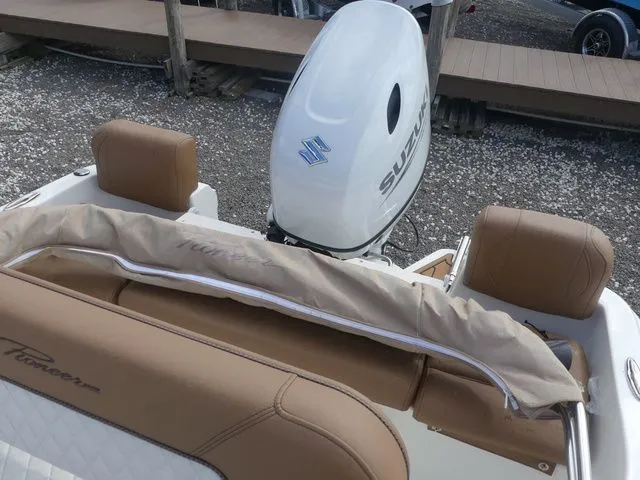 Slide: The Image of Pioneer 180 Islander 2026 - 16