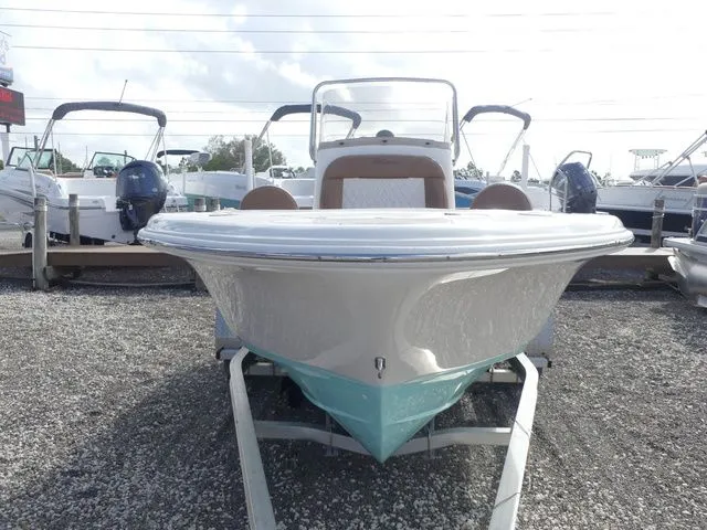 Slide: The Image of Pioneer 180 Islander 2026 - 3