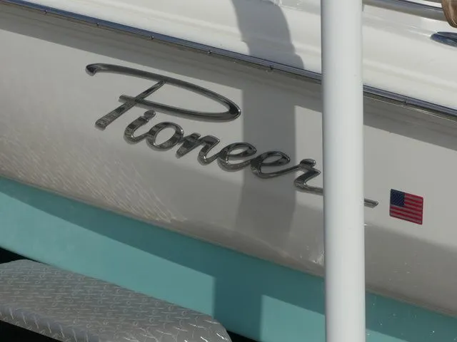 Slide: The Image of Pioneer 180 Islander 2026 - 8