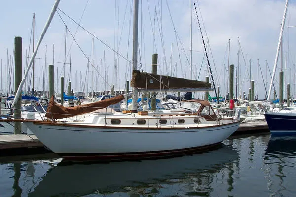 Slide: The Image of Cape Dory Cutter 1987 - 0