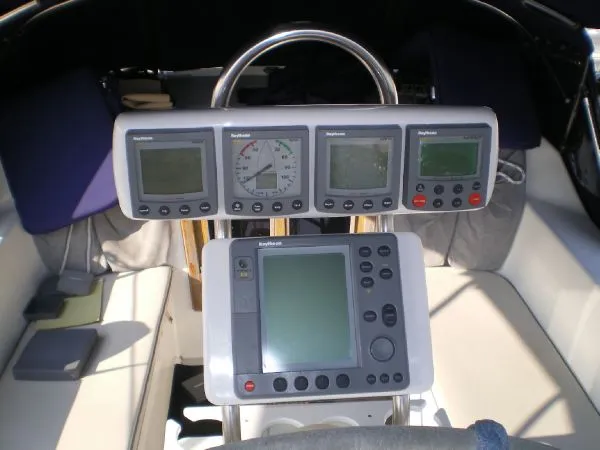 Slide: The Image of Catalina 36 MkII 2000 - 4
