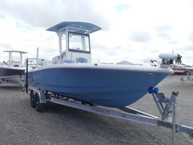 Slide: The Image of Robalo 246 Cayman 2026 - 3