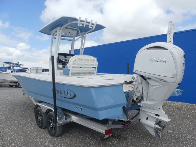 Slide: The Image of Robalo 246 Cayman 2026 - 6