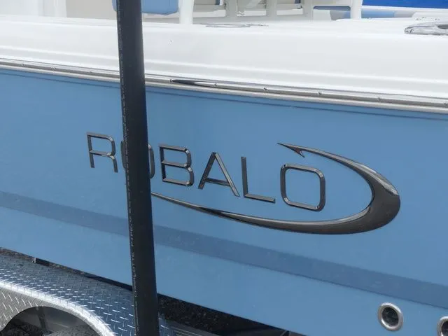 Slide: The Image of Robalo 246 Cayman 2026 - 7
