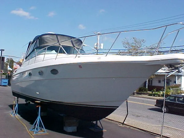 Slide: The Image of Monterey 322 Cruiser 1999 - 2