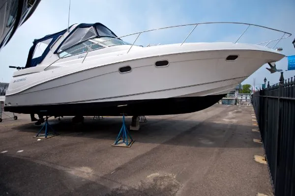 Slide: The Image of Four Winns 37' Vista 2003 - 0