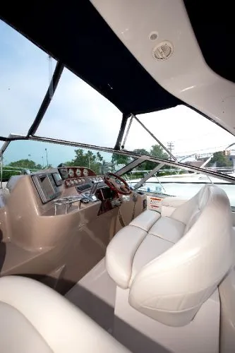 Slide: The Image of Four Winns 37' Vista 2003 - 8