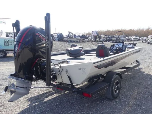 Slide: The Image of Ranger RT198P 2021 - 4