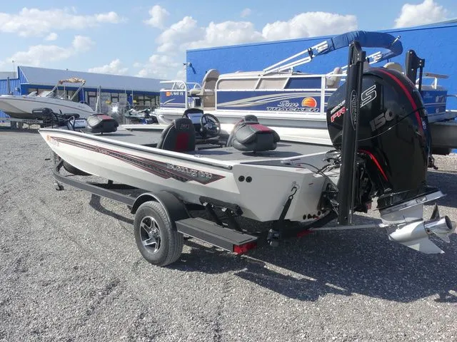 Slide: The Image of Ranger RT198P 2021 - 6