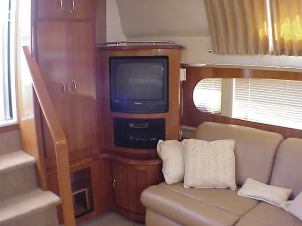 Slide: The Image of Carver Yachts 396 Motor Yacht 2004 - 9