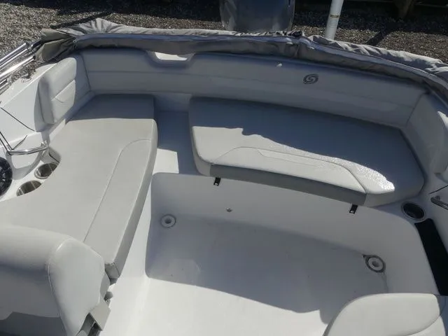 Slide: The Image of Hurricane SunDeck Sport 185 OB 2021 - 15