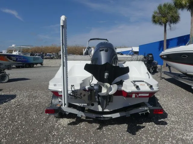 Slide: The Image of Hurricane SunDeck Sport 185 OB 2021 - 5