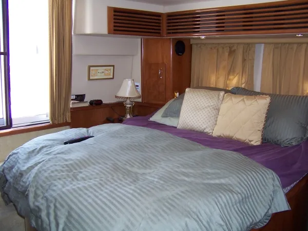 Slide: The Image of Carver Yachts 444 Cockpit Motor Yacht 2004 - 6