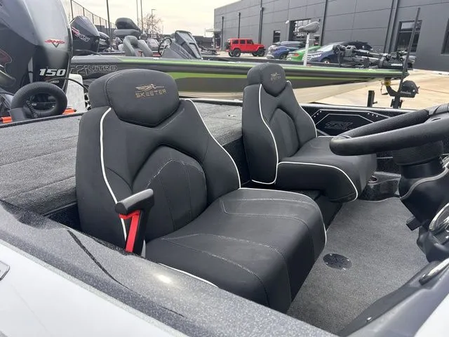 Slide: The Image of Skeeter ZX150 2023 - 5