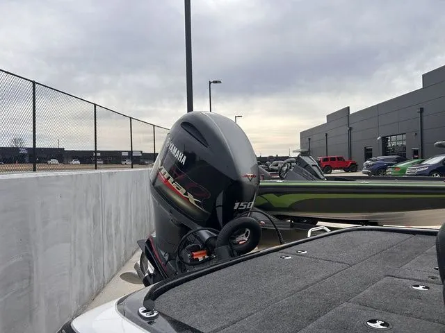 Slide: The Image of Skeeter ZX150 2023 - 6