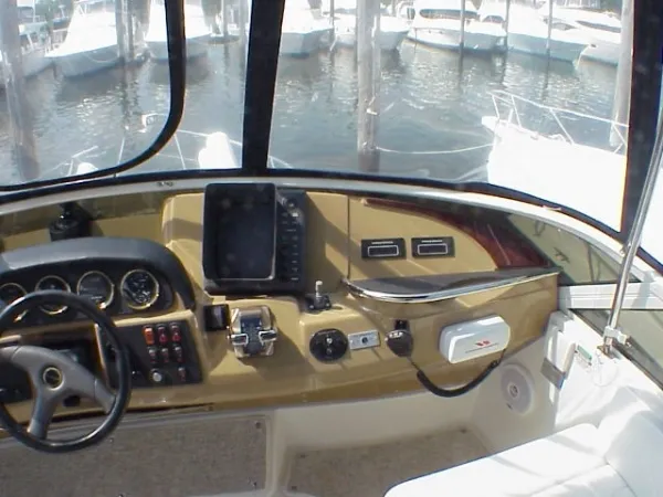 Slide: The Image of Carver Yachts 396 Motor Yacht 2004 - 4