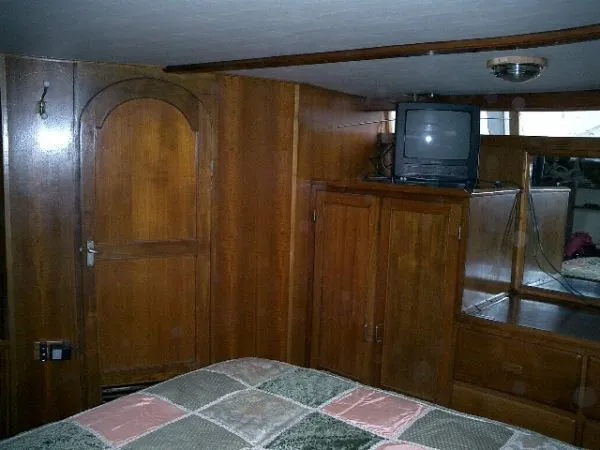 Slide: The Image of Jefferson Yachts, Inc. Aft Cabin Sundeck 1986 - 5