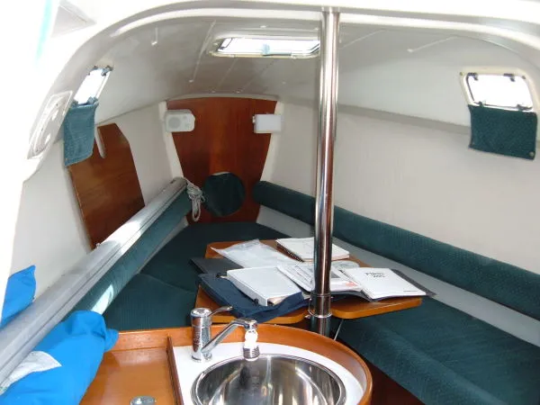 Slide: The Image of Beneteau 1993 - 8
