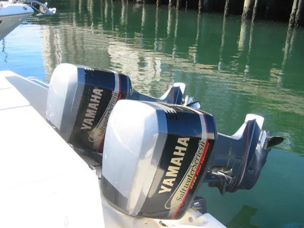 Slide: The Image of Pursuit Offshore CC 2000 - 2