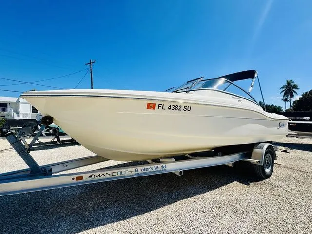 Slide: The Image of Scout 210 Dorado 2021 - 1