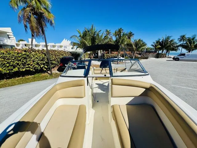 Slide: The Image of Scout 210 Dorado 2021 - 17