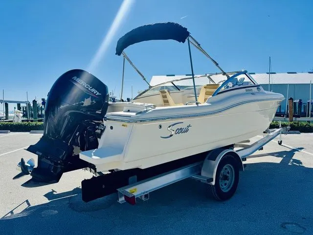 Slide: The Image of Scout 210 Dorado 2021 - 20