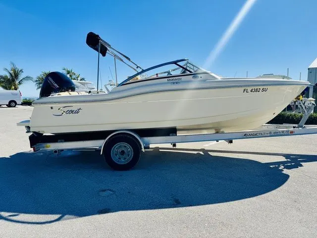 Slide: The Image of Scout 210 Dorado 2021 - 21