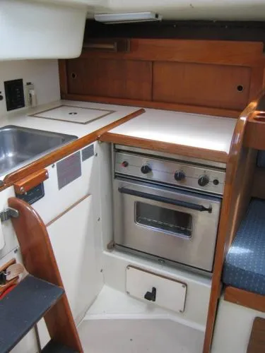 Slide: The Image of Pearson sloop C/B 1977 - 5