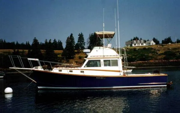 Slide: The Image of Wilbur Flybridge Cruiser 1986 - 0