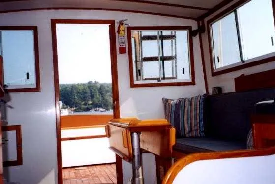 Slide: The Image of Wilbur Flybridge Cruiser 1986 - 4