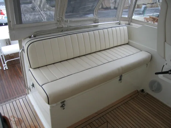 Slide: The Image of Grand Banks Eastbay HX 2002 - 4
