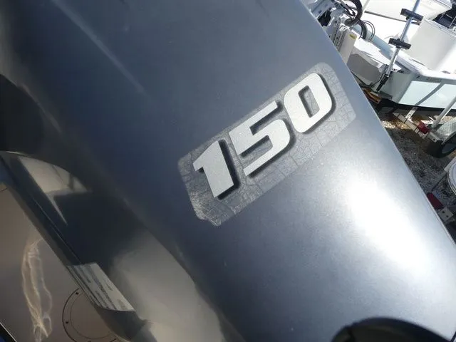 Slide: The Image of Grady-White Freedom 205 2015 - 4