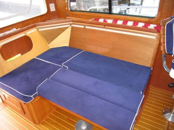 Slide: The Image of Legacy Sedan 2000 - 8