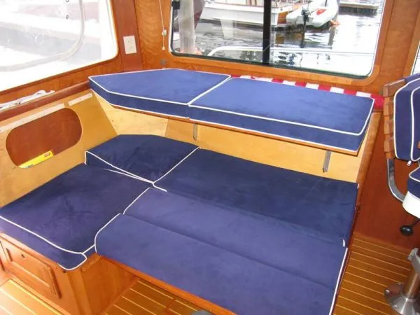 Slide: The Image of Legacy Sedan 2000 - 9
