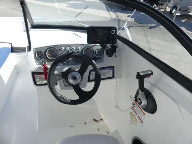 Slide: The Image of Tahoe 450 TS 2017 - 5