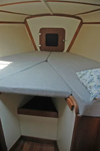 Slide: The Image of Tartan Sloop 1975 - 4